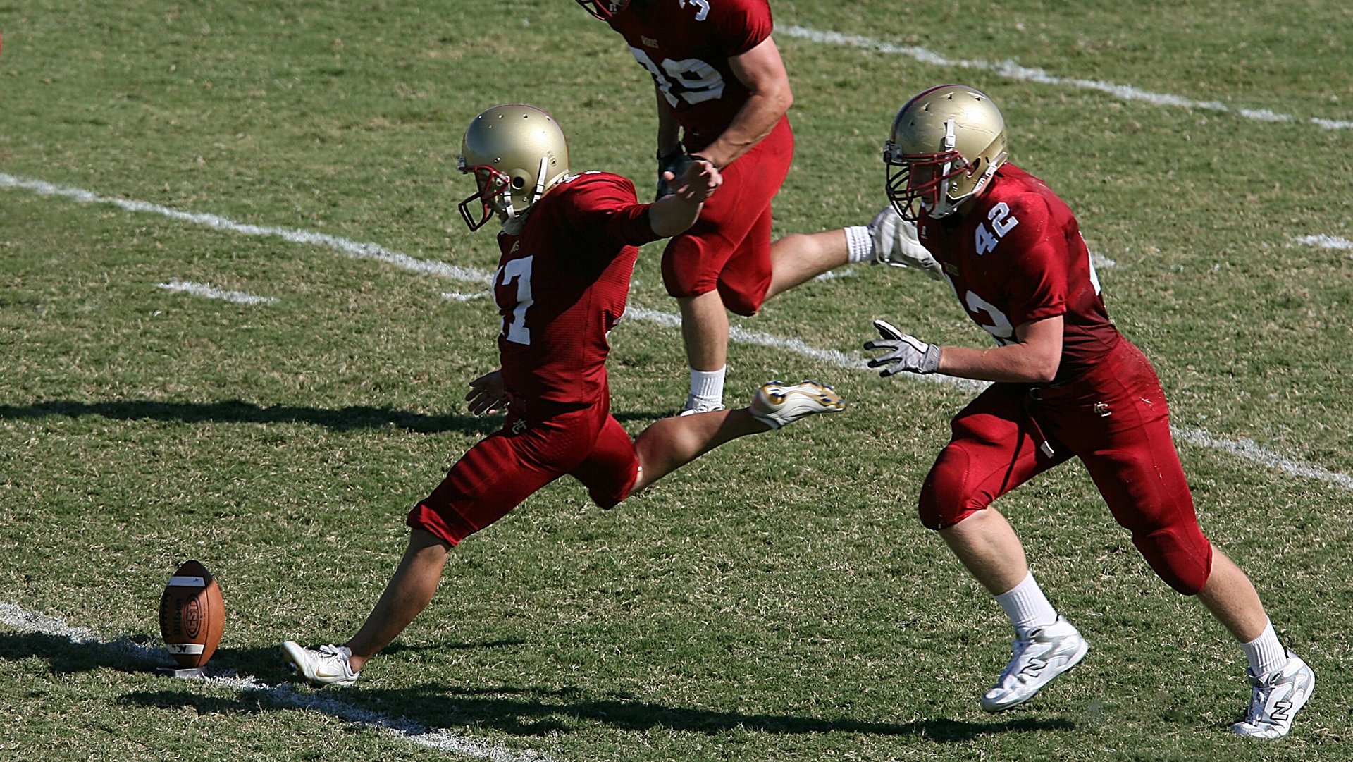 开云体育在线入口-国家队技战术复盘缺乏多平台公开解读,国家队战斗方式